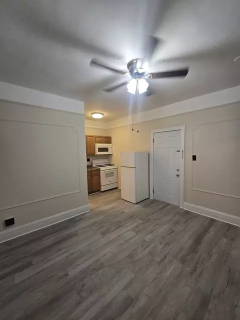 42 Kelly Pkwy #202, Bayonne, NJ 07002
