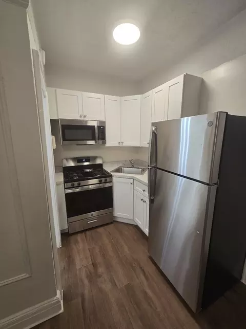 42 Kelly Pkwy #302, Bayonne, NJ 07002
