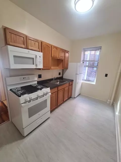 42 Kelly Pkwy #405, Bayonne, NJ 07002
