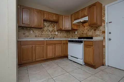 131 Osborne Ter #2FB, Newark, NJ 07112