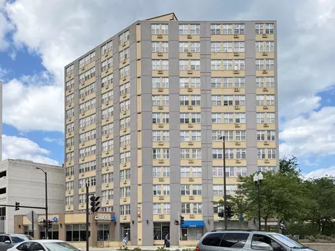 6415 N Sheridan Rd #1001, Chicago, IL 60626