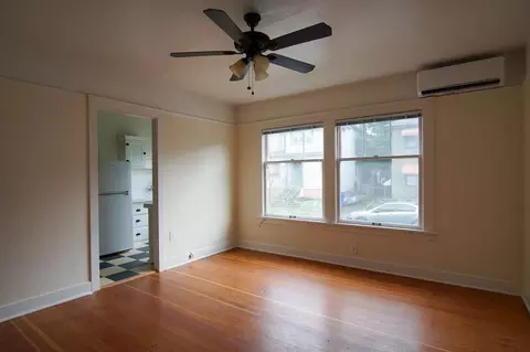 2238 SE Madison St #4, Portland, OR 97214
