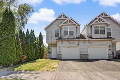 6674 SE Lois St, Hillsboro, OR 97123