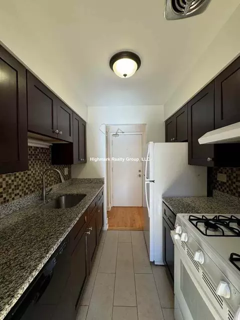 3710 N Pine Grove Ave #311A, Chicago, IL 60613