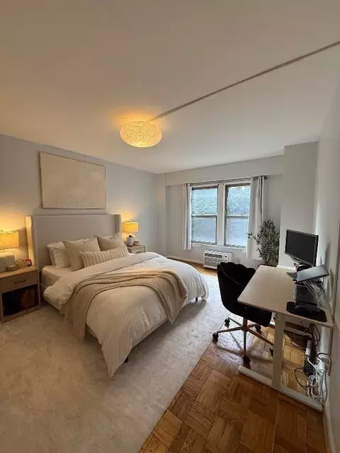2500 Q St NW #140, Washington, DC 20007