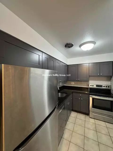 3825 N Pine Grove Ave #511, Chicago, IL 60613