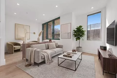 3645 31st St #3H, New York, NY 11106