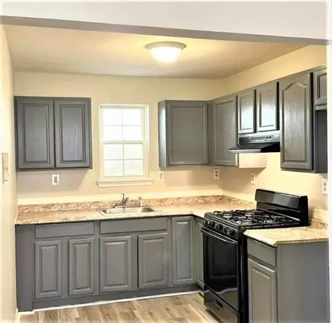 306 S 7th St #3B, Newark, NJ 07103