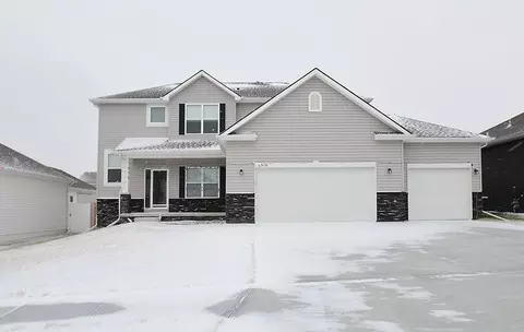 4918 N 209th Ave, Elkhorn, NE 68022