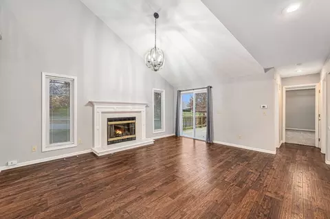 6334 NW 82nd Ct, Kansas City, MO 64151