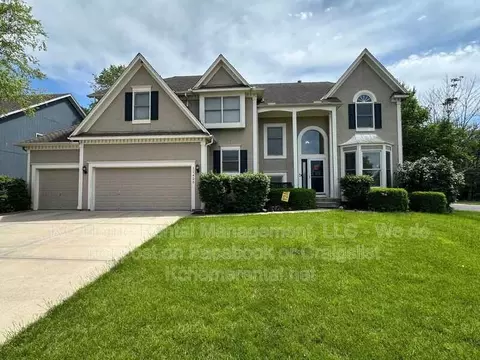 11429 W 142nd Ter, Overland Park, KS 66221