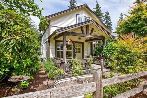 1086 Village Loop, Langley, WA 98260