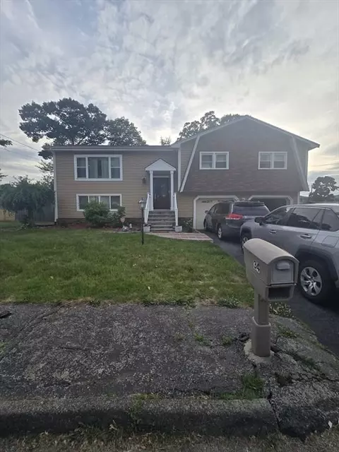 34 Hemlock Ter, Randolph, MA 02368