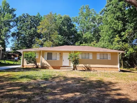 6815 Water Mill Ct, Charlotte, NC 28215