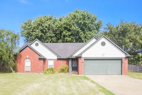 7417 Hunters Hollow Ln, Southaven, MS 38671