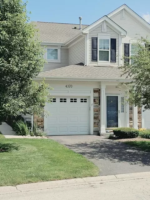 4370 Shooting Star Dr, Island Lake, IL 60042