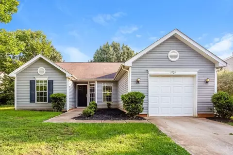 9109 Munsing Dr, Charlotte, NC 28269