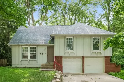 9012 Stark Ave, Kansas City, MO 64138