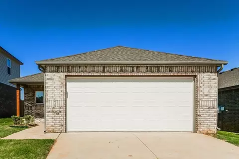 10057 Blackjack Rd, Yukon, OK 73099