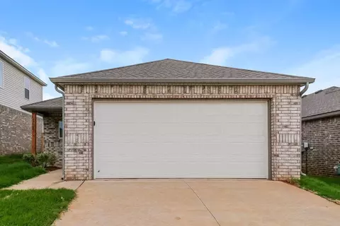 10057 Blackjack Rd, Yukon, OK 73099