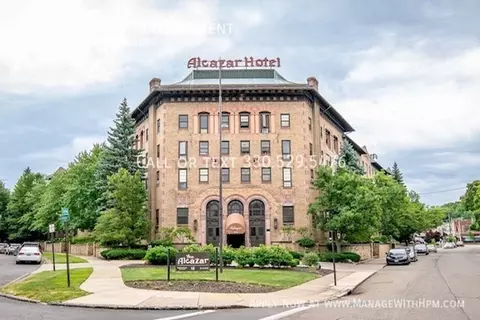 2450 Derbyshire Rd #403, Cleveland Heights, OH 44106