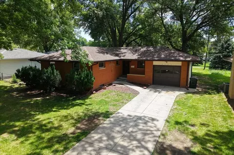 7221 Lexington Ave, Lincoln, NE 68505