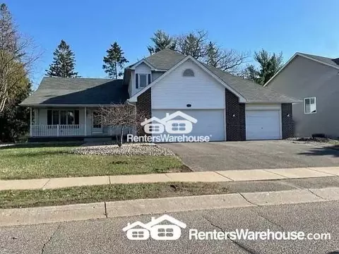 7854 9th St N, Oakdale, MN 55128