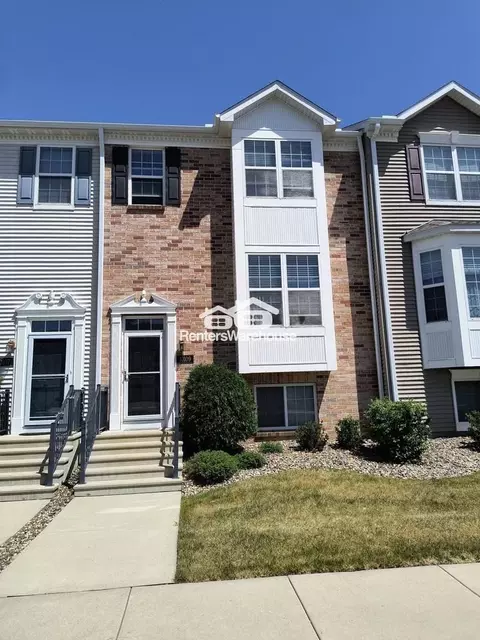 10109 Indigo Dr, Eden Prairie, MN 55347