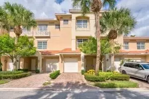 5113 Artesa Way W, Palm Beach Gardens, FL 33418
