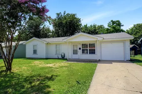 1013 Irion Dr, Euless, TX 76039