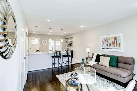 150 35th St NE, Washington, DC 20019