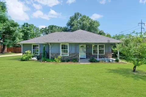 940 Chase St, Denison, TX 75020