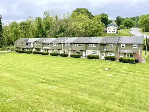 42 Pleasant St, Glen Rock, PA 17327