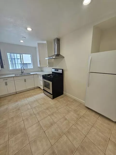 13011 Venice Blvd #NA, Los Angeles, CA 90066
