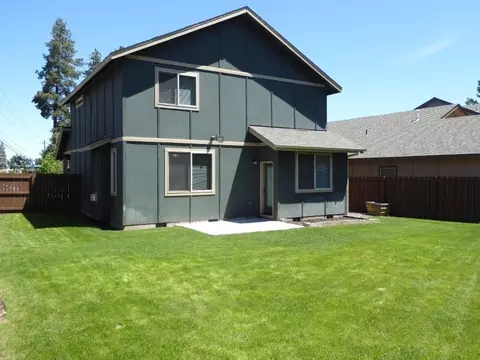 20249 Knightsbridge Pl, Bend, OR 97702 photo 2