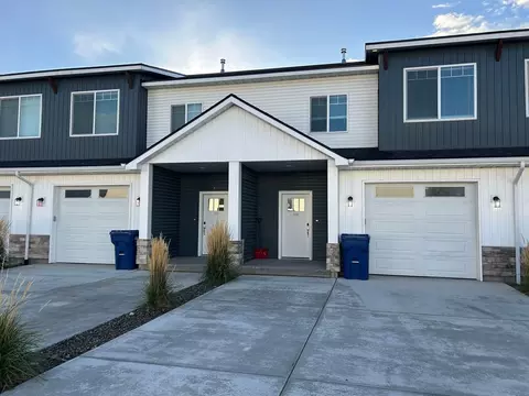 318 S 3rd W, Sugar City, ID 83448