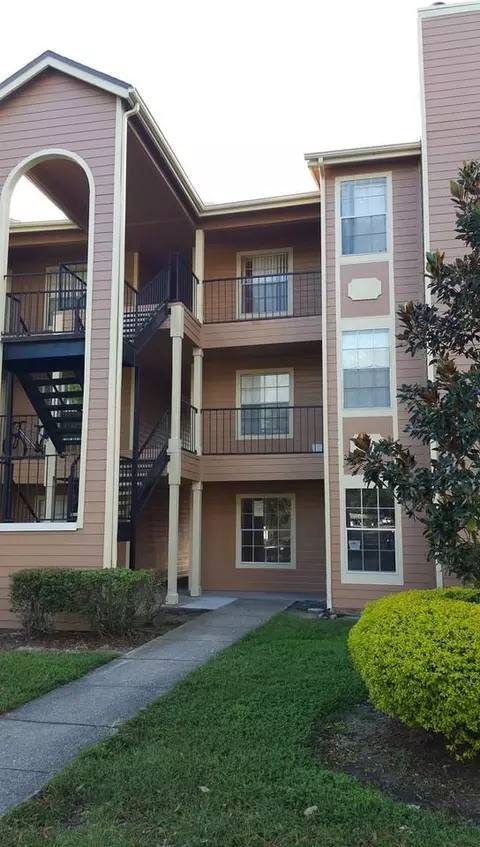 2550 N Alafaya Trl, University, FL 32826