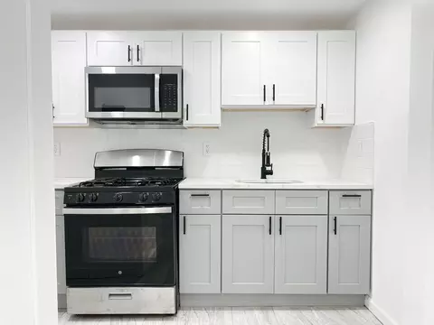 6604 Hill St, Hudson, NY 12534