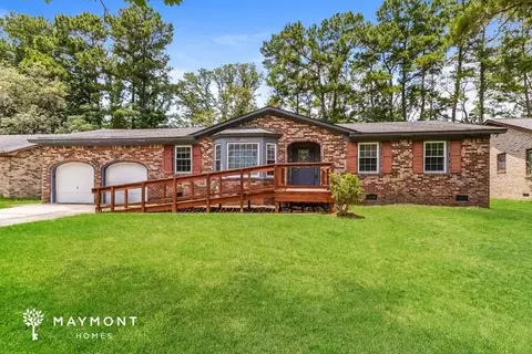 212 Woodward Blvd, Summerville, SC 29483