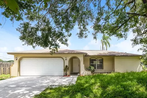 631 Fernandina St NW, Palm Bay, FL 32907