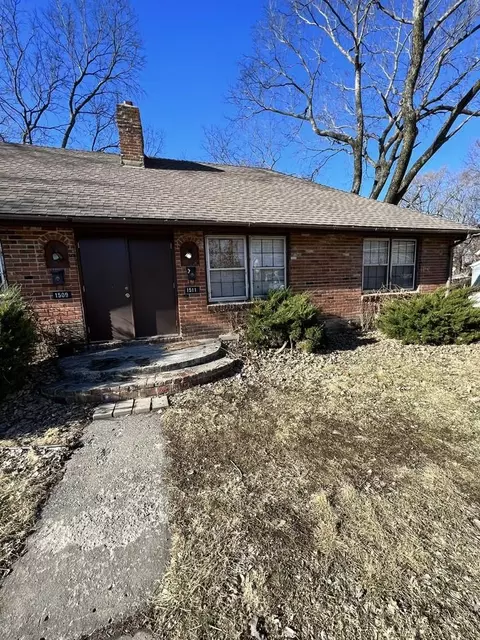 1509 W College St #1511, Independence, MO 64050