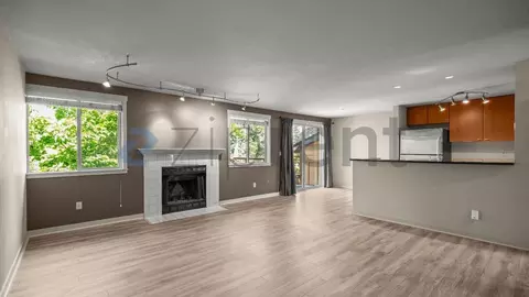 8240 126th Ave NE #A302, Kirkland, WA 98033