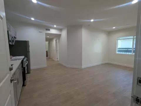 14411 Vanowen St #212, Van Nuys, CA 91405
