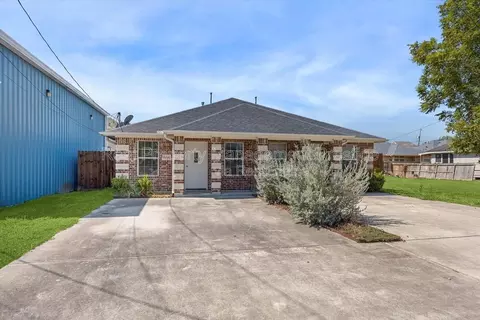 8424 Cannon St #A, Houston, TX 77051