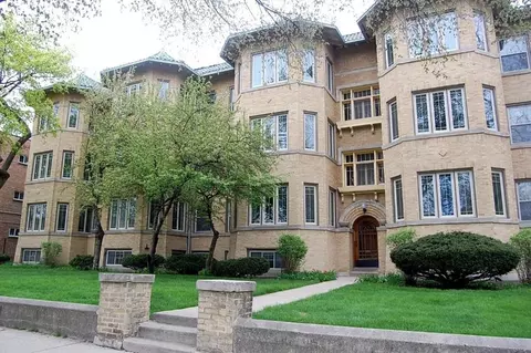 1700 W Touhy Ave #08G, Chicago, IL 60626
