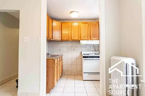7460 N Ashland Blvd #1, Chicago, IL 60626