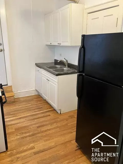 w addison st, Chicago, IL 60641