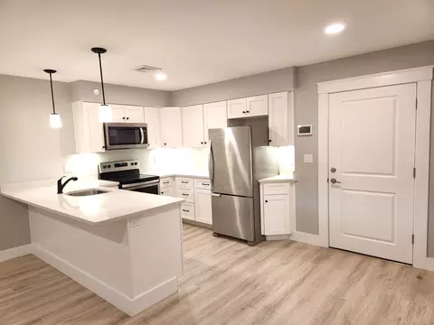 557 Varnum Ave, Lowell, MA 01854