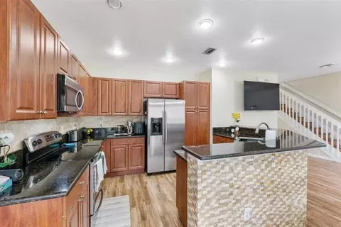 4755 Cypress St, Coconut Creek, FL 33073