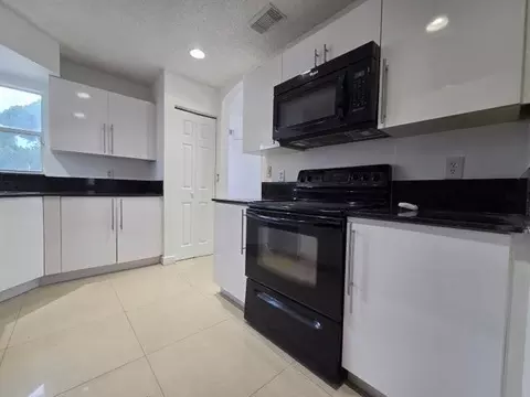 533 NW 47th Ave, Coconut Creek, FL 33063